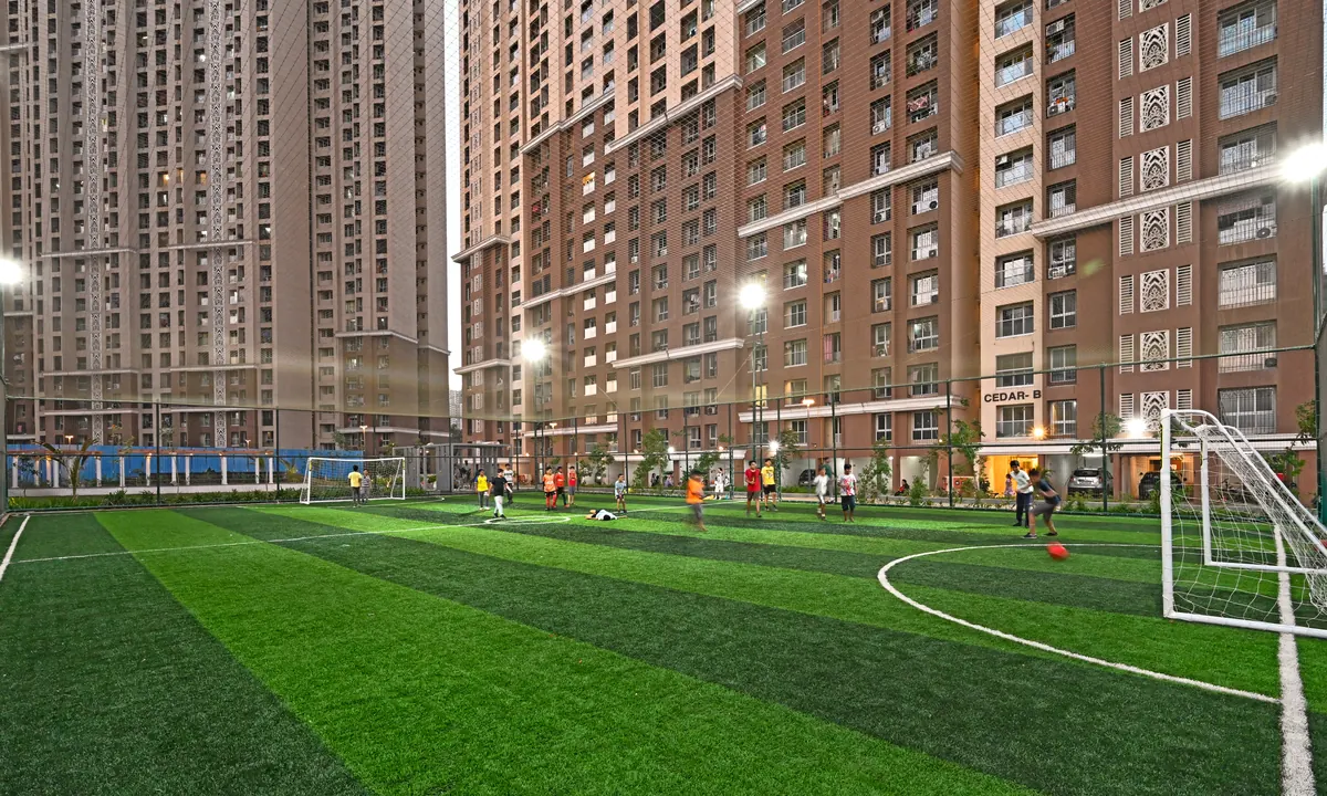 Outdoor amenities at Dosti West County